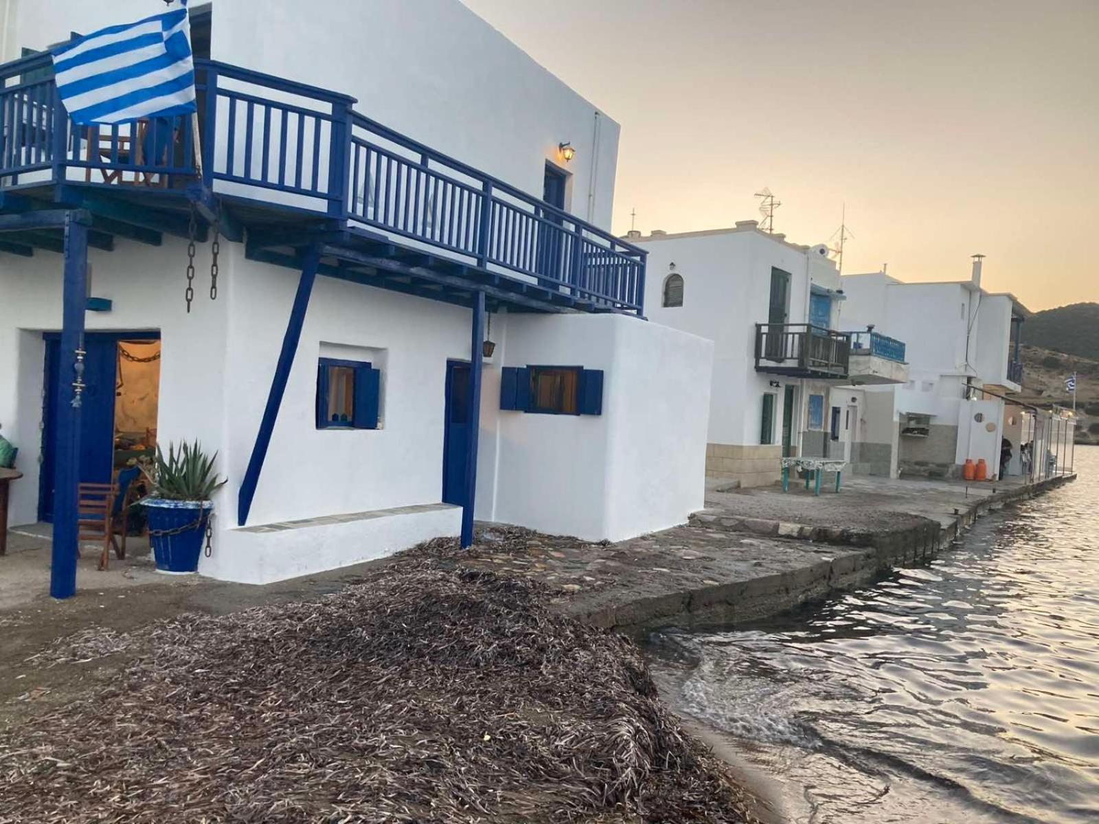 Palirroia (High Tide) Embourios (Milos) Exterior foto