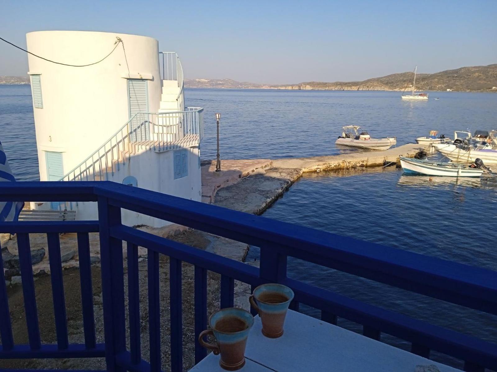 Palirroia (High Tide) Embourios (Milos) Exterior foto