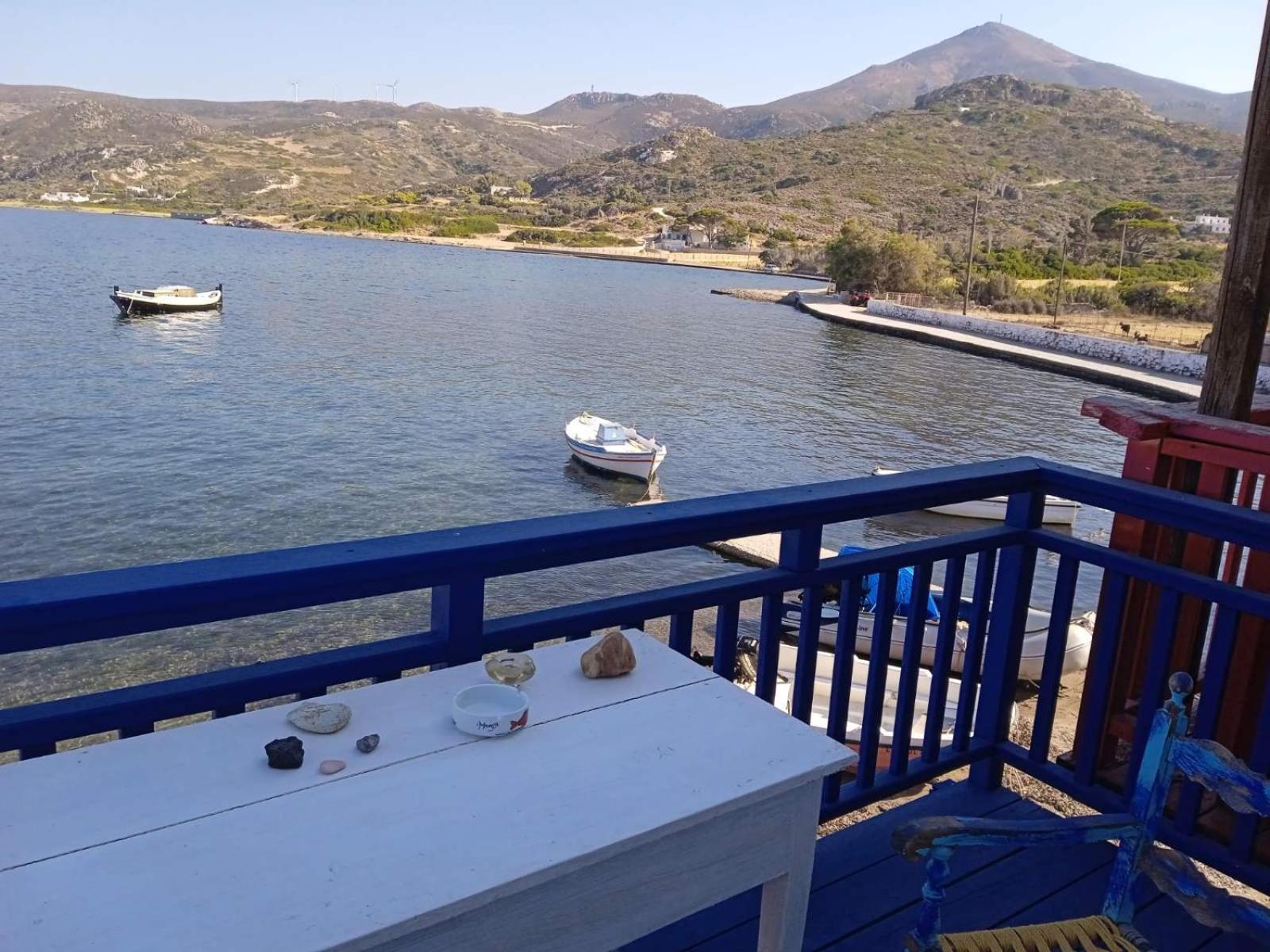 Palirroia (High Tide) Embourios (Milos) Exterior foto