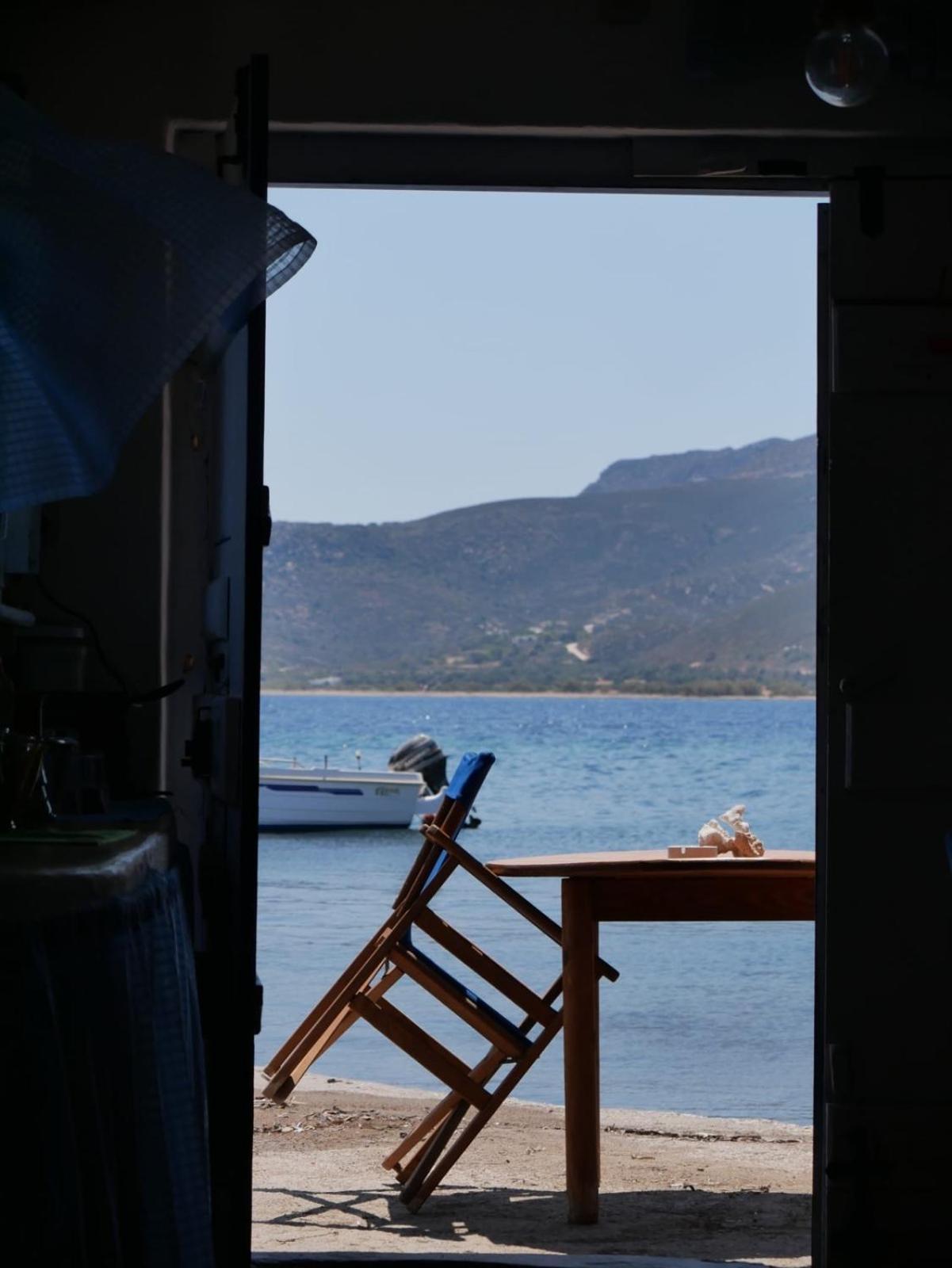 Palirroia (High Tide) Embourios (Milos) Exterior foto
